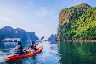 Hanoi - Halong Bay - Lan Ha bay - Dark and Bright Cave (L, D)